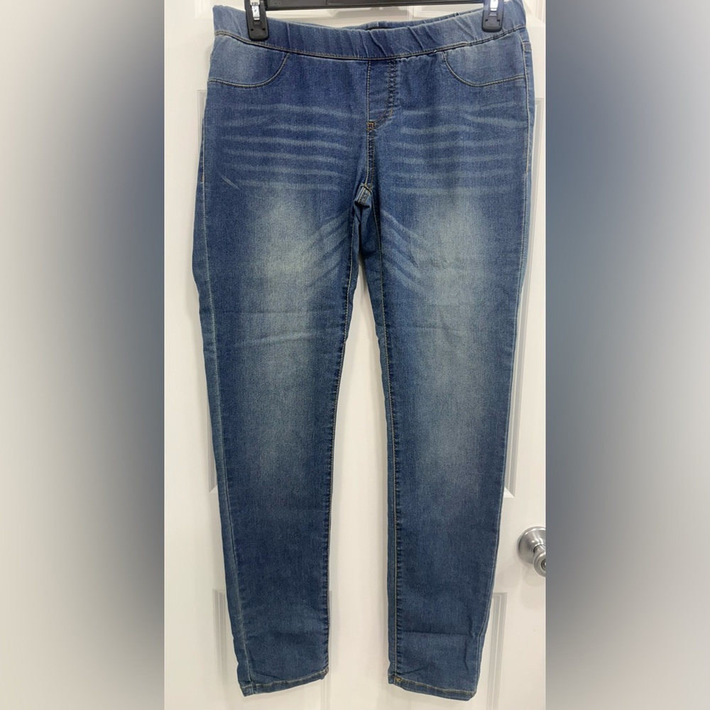 No Boundaries Women’s Skinny Blue Jeans
